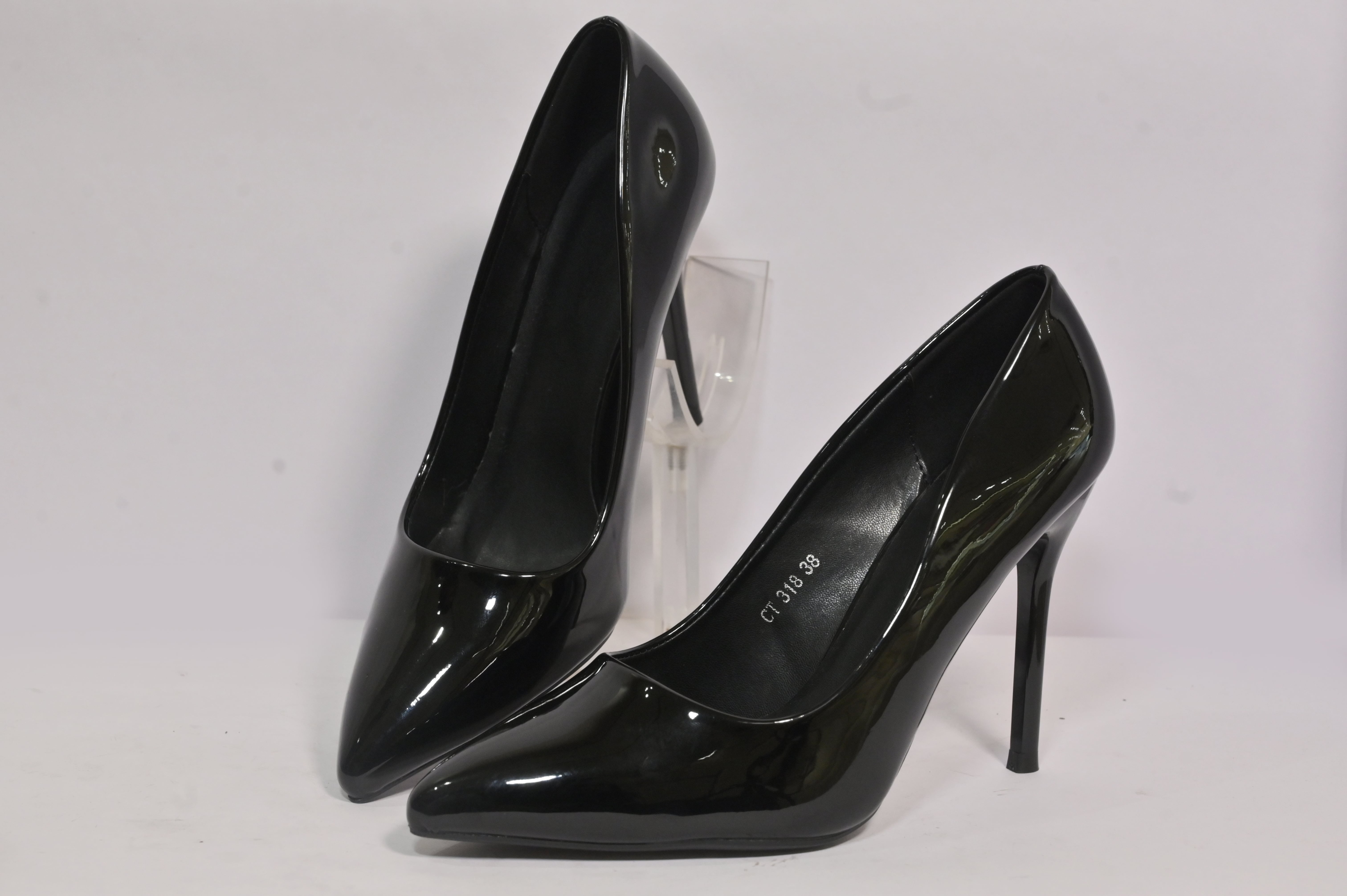 Pumps Footwear: A Timeless Blend of Style and Elegance