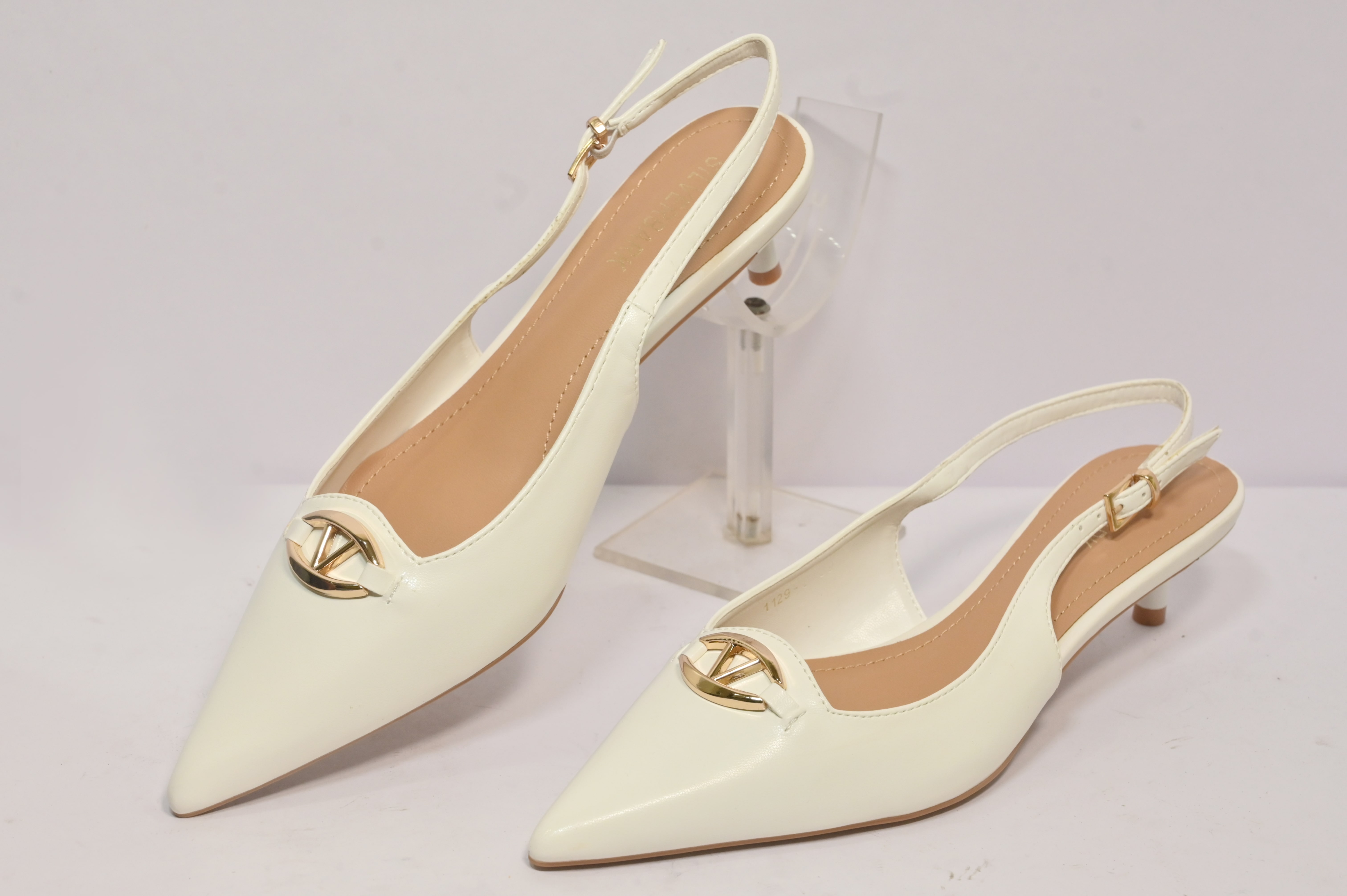 Pumps Footwear: A Timeless Blend of Style and Elegance